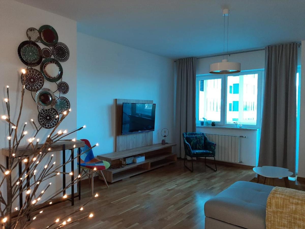 Bright, Modern & Cozy Apartment Tuzla Ngoại thất bức ảnh